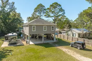 811 Bruce Ave, Carrabelle, FL 32322 - Photo 1