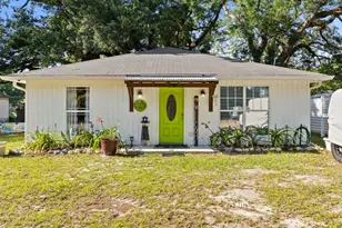 621 Maddox St, Port Saint Joe, FL 32456 - Photo 1