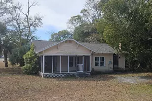 125 Ave L, Apalachicola, FL 32320 - Photo 1