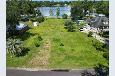 396 W Lakeview Dr, Wewahitchka, FL 32465 - Photo 1