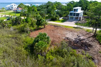 304 Bledsoe St, Saint George Island, FL 32328 - Photo 1