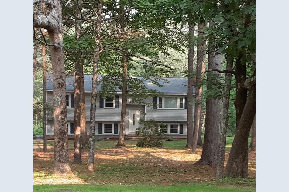 36 Clifton, Bedford, NH 03110 MLS 4875312 Coldwell Banker