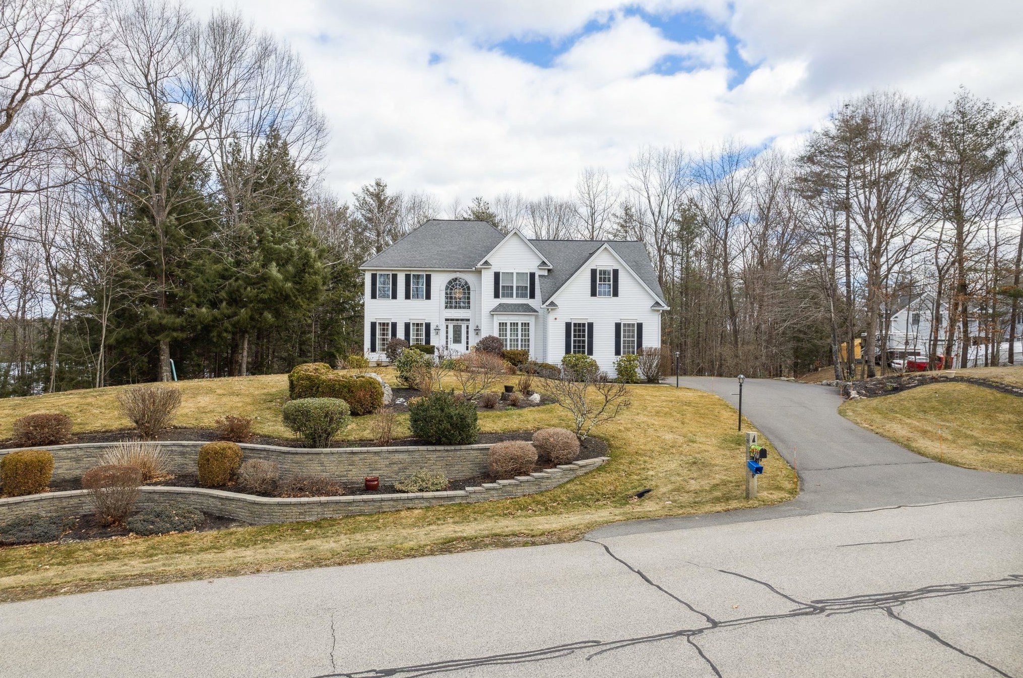 15 Farrwood Dr, Hooksett, NH 03106 MLS 4988749 Coldwell Banker