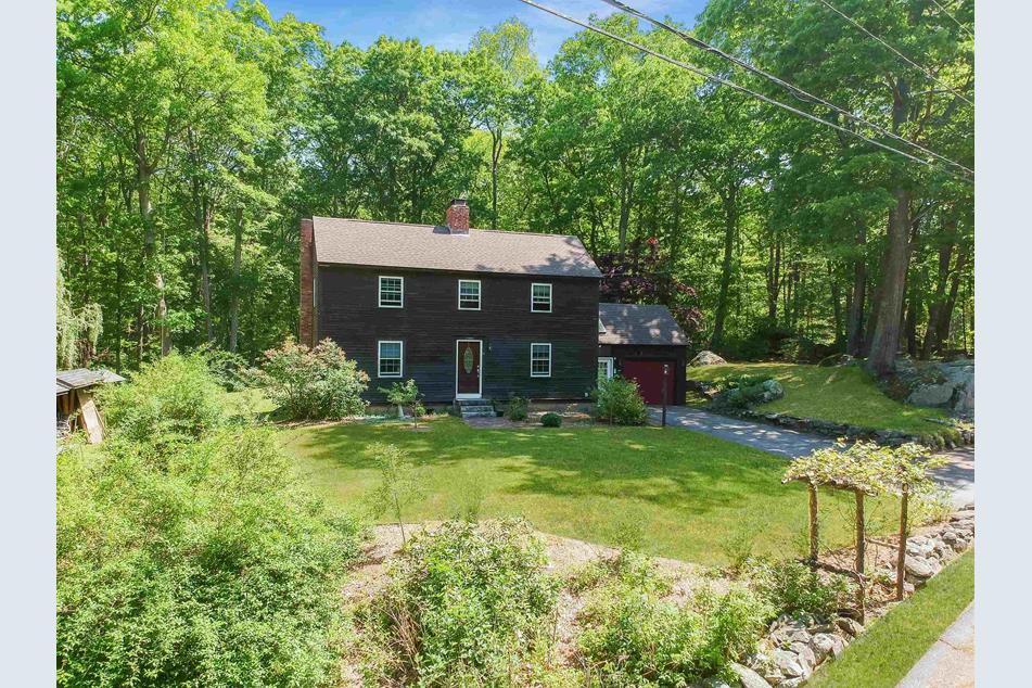 9 Debbie Dr, Pelham, NH 03076 MLS 4998049 Coldwell Banker