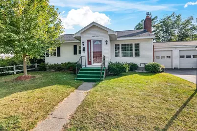 87 Farrington Parkway, Burlington, VT 05408 - Photo 1