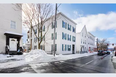 221 Lake Avenue, Manchester, NH 03103 - Photo 1