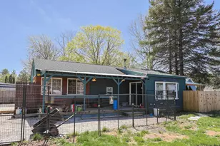 26 Evelyn Ave, Raymond, NH 03077 - Photo 1