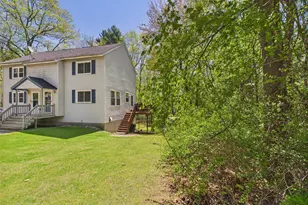 8 Lincoln Dr, Hooksett, NH 03106 - Photo 1
