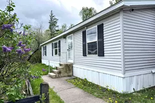 279 State St, Northumberland, NH 03582 - Photo 1