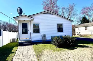 18 Tampa St, Nashua, NH 03064 - Photo 1