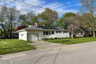 9 Homestead Cir, Hampton, NH 03842 - Photo 1