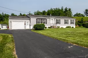 124 Freedom Hill Rd, Hampstead, NH 03841 - Photo 1