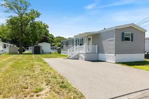 82 Caddy Dr, Salem, NH 03079 - Photo 1