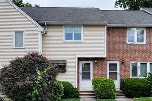 33 Willow Creek Dr, Hudson, NH 03051 - Photo 1