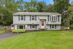 14 Dyer Ave, Salem, NH 03079 - Photo 1