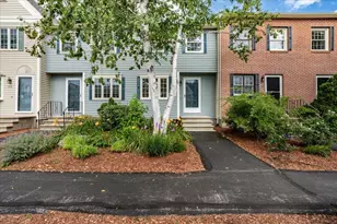 916 Fox Hollow Dr, Hudson, NH 03051 - Photo 1