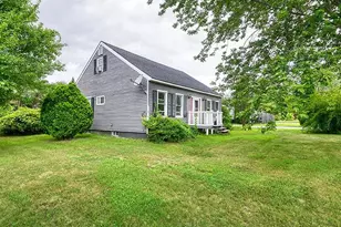 40 Dearborn Cir, Walpole, NH 03608 - Photo 1