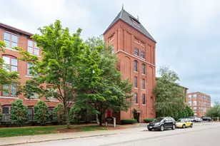 471 Silver St, Manchester, NH 03103 - Photo 1