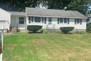 24 Radcliffe Dr, Hudson, NH 03051 - Photo 1