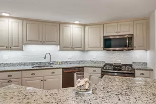 7 Sterling Hill Ln, Exeter, NH 03833 - Photo 1