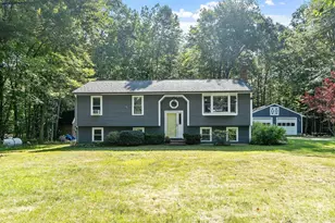 2 Blackberry Ln, Raymond, NH 03077 - Photo 1