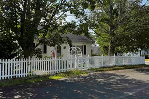 183 Gold St, Manchester, NH 03103 - Photo 1