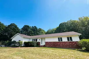 262 N Haverhill Rd, Kensington, NH 03833 - Photo 1