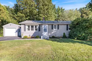 41 Kelwyn Dr, Rollinsford, NH 03878 - Photo 1