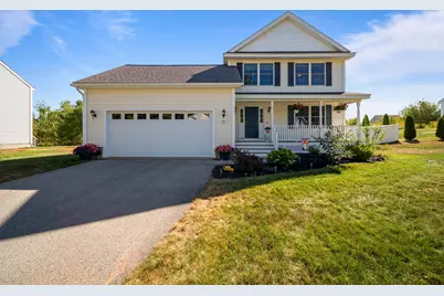 285 University Circle, Hooksett, NH 03106 - Photo 1