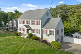25 Cottonwood Rd, Plaistow, NH 03865 - Photo 1