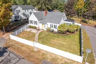 2 Hillcrest Ave, Nashua, NH 03064 - Photo 1