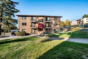 130 Mammoth Rd, Hooksett, NH 03106 - Photo 1