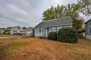 30 Dexter St, Nashua, NH 03060 - Photo 1