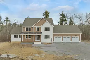 102 Laurel Rd, Hooksett, NH 03106 - Photo 1