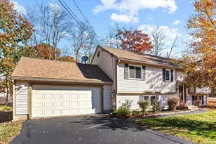 18 Brookfield Dr, Rochester, NH 03867 - Photo 1