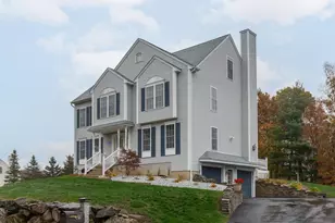 29 Hawk Dr, Salem, NH 03079 - Photo 1