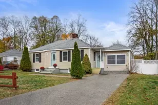 7 Hall Ct, Portsmouth, NH 03801 - Photo 1