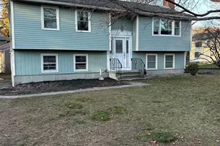 25 Maplecrest St, Newmarket, NH 03857 - Photo 1