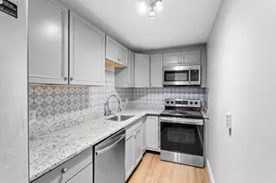 3 Pembroke Dr, Derry, NH 03038 - Photo 1