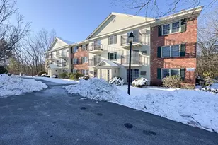 8 St James Pl, Nashua, NH 03062 - Photo 1