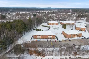 526 Abbott Farm Ln, Hudson, NH 03051 - Photo 1