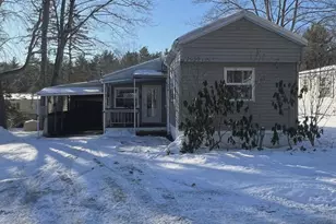 208 Robinhood Dr, Exeter, NH 03833 - Photo 1