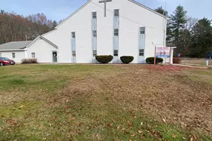 40 Mammoth Rd, Londonderry, NH 03053 - Photo 1