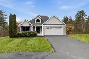 10 Dewberry Ln, Hooksett, NH 03106 - Photo 1