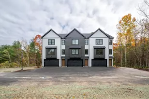 14 A Mohawk Dr, Londonderry, NH 03053 - Photo 1