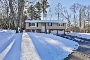 26 Sunapee St, Nashua, NH 03063 - Photo 1