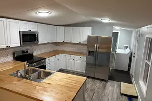 162 Pebblewood Dr, Charlestown, NH 03603 - Photo 1