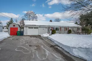 190 Knollwood Ave, Nashua, NH 03060 - Photo 1