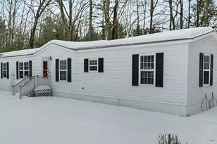 732 Concord Stage Rd, Weare, NH 03281 - Photo 1