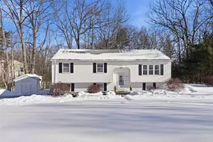 15 Joanne Dr, Hooksett, NH 03106 - Photo 1